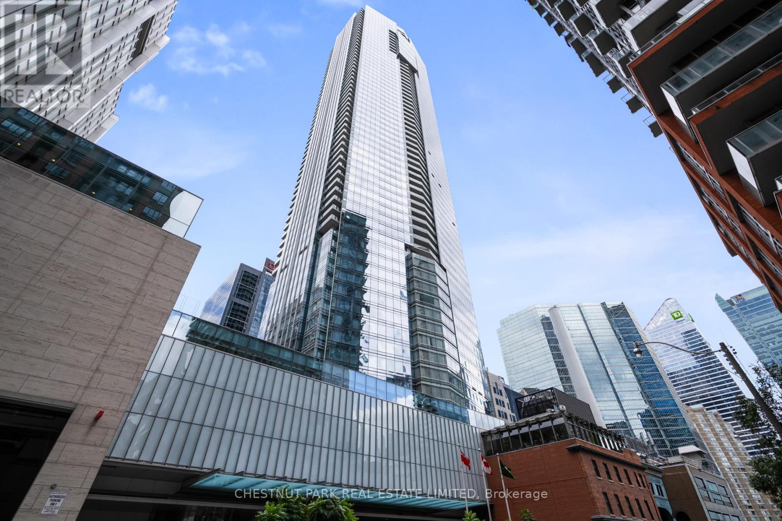 Photo 27 of 5707 180 University Avenue, Toronto ON