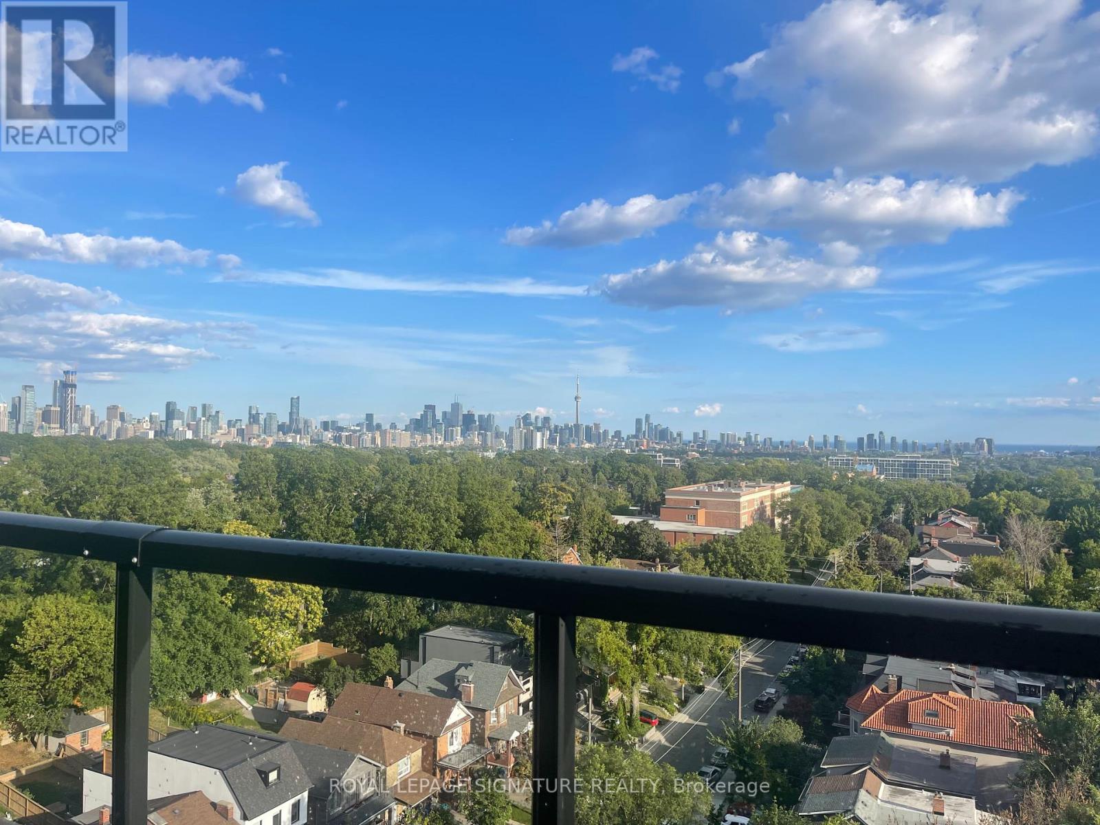 Photo 6 of 212 863 St Clair Avenue W, Toronto ON