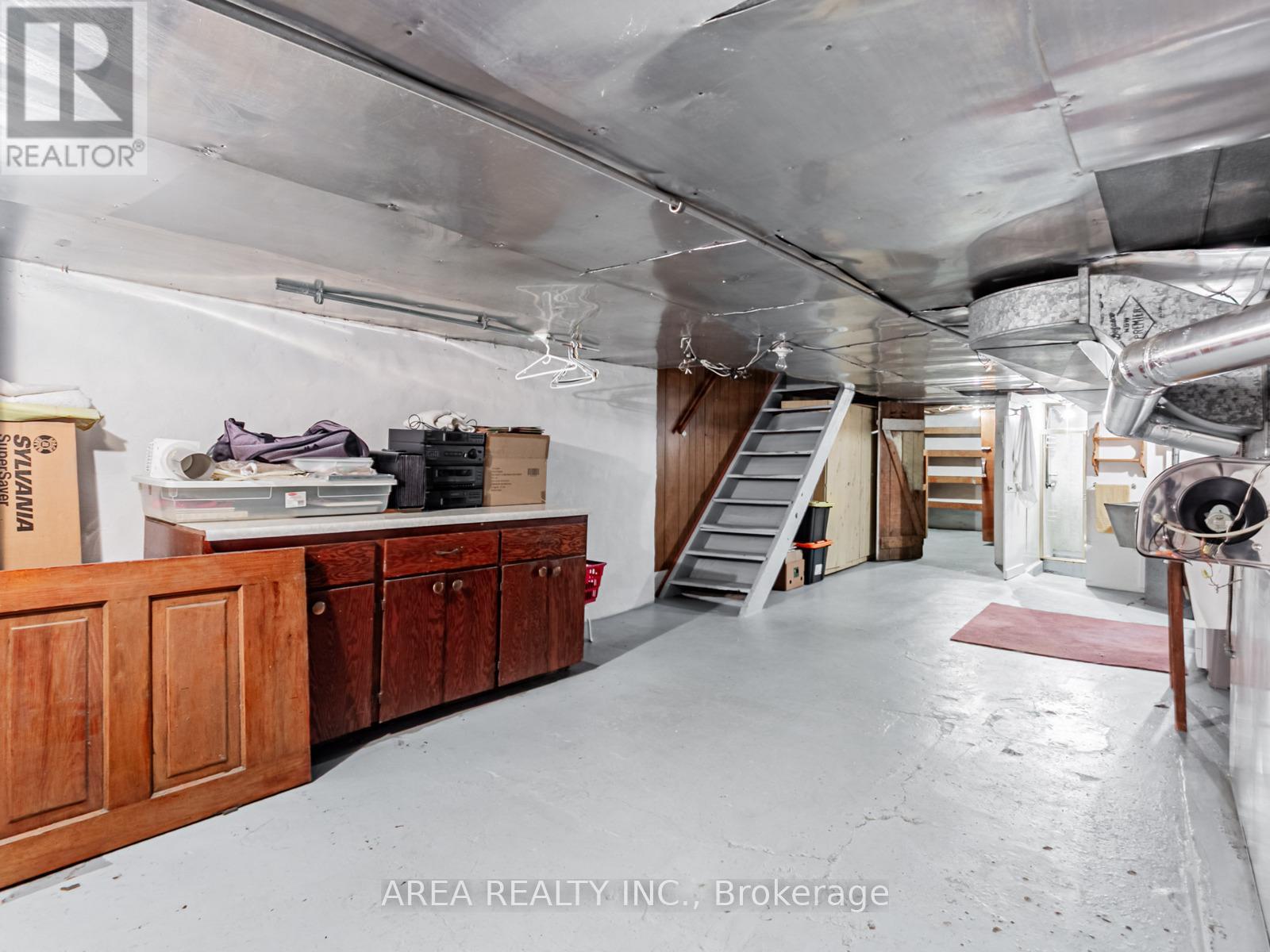 Photo 21 of 50 Mackenzie Crescent, Toronto ON