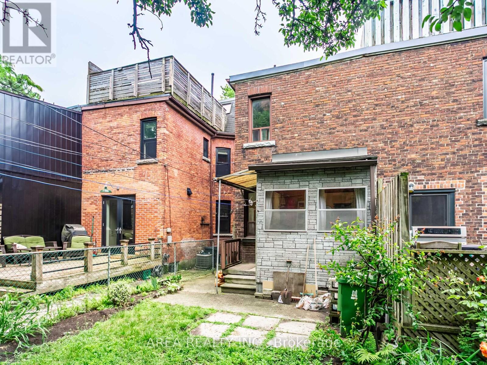 Photo 24 of 50 Mackenzie Crescent, Toronto ON