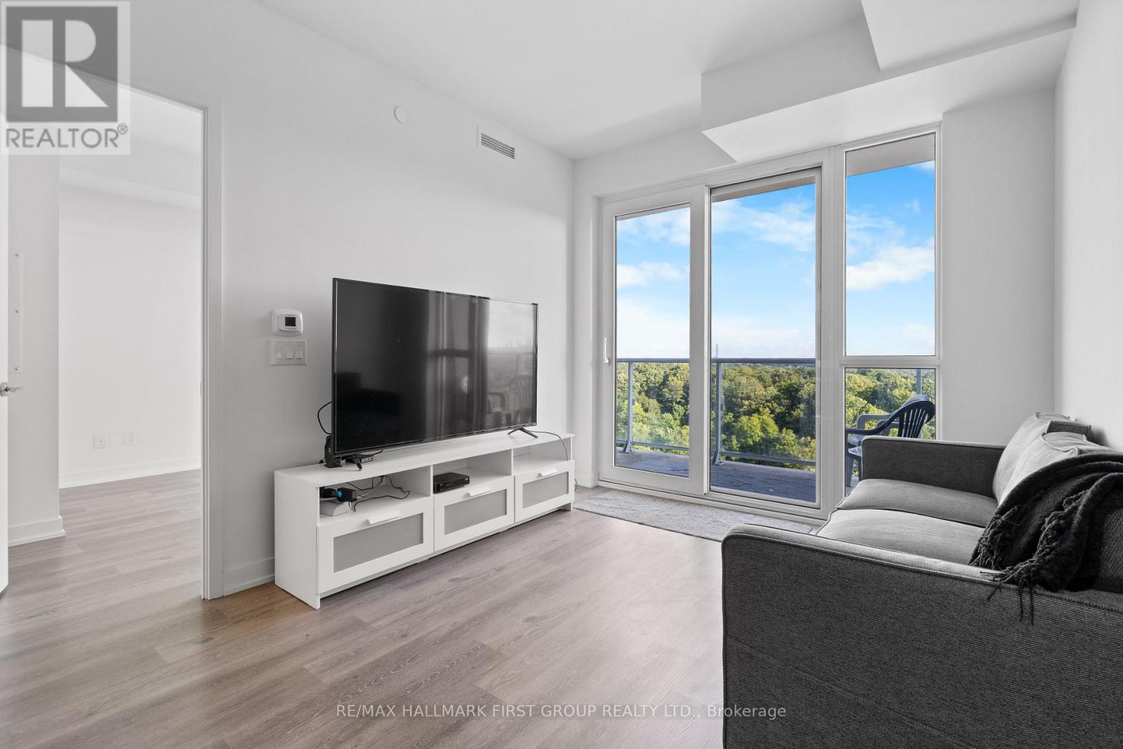 Photo 11 of 1101 10 Deerlick Court, Toronto ON