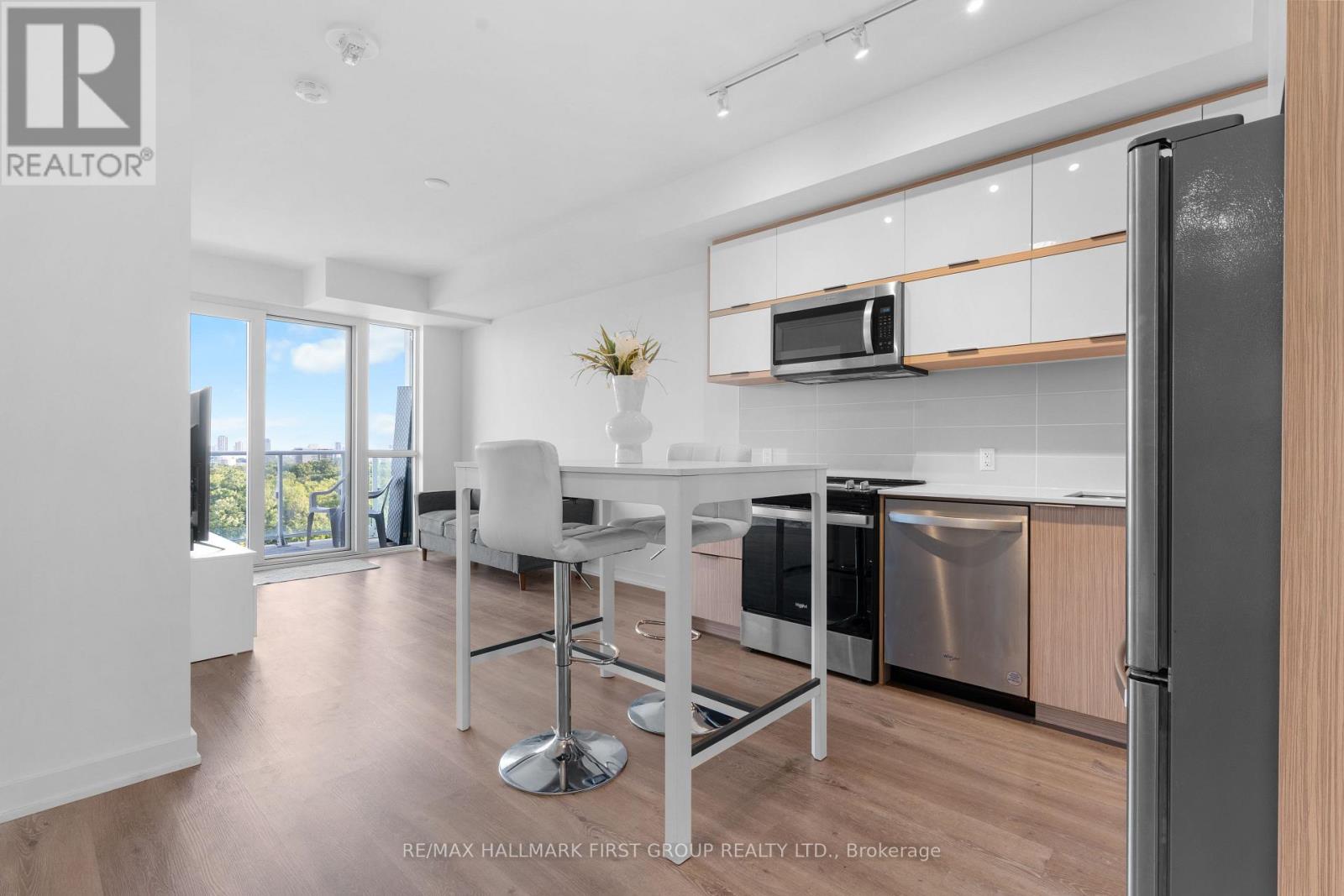 Photo 3 of 1101 10 Deerlick Court, Toronto ON