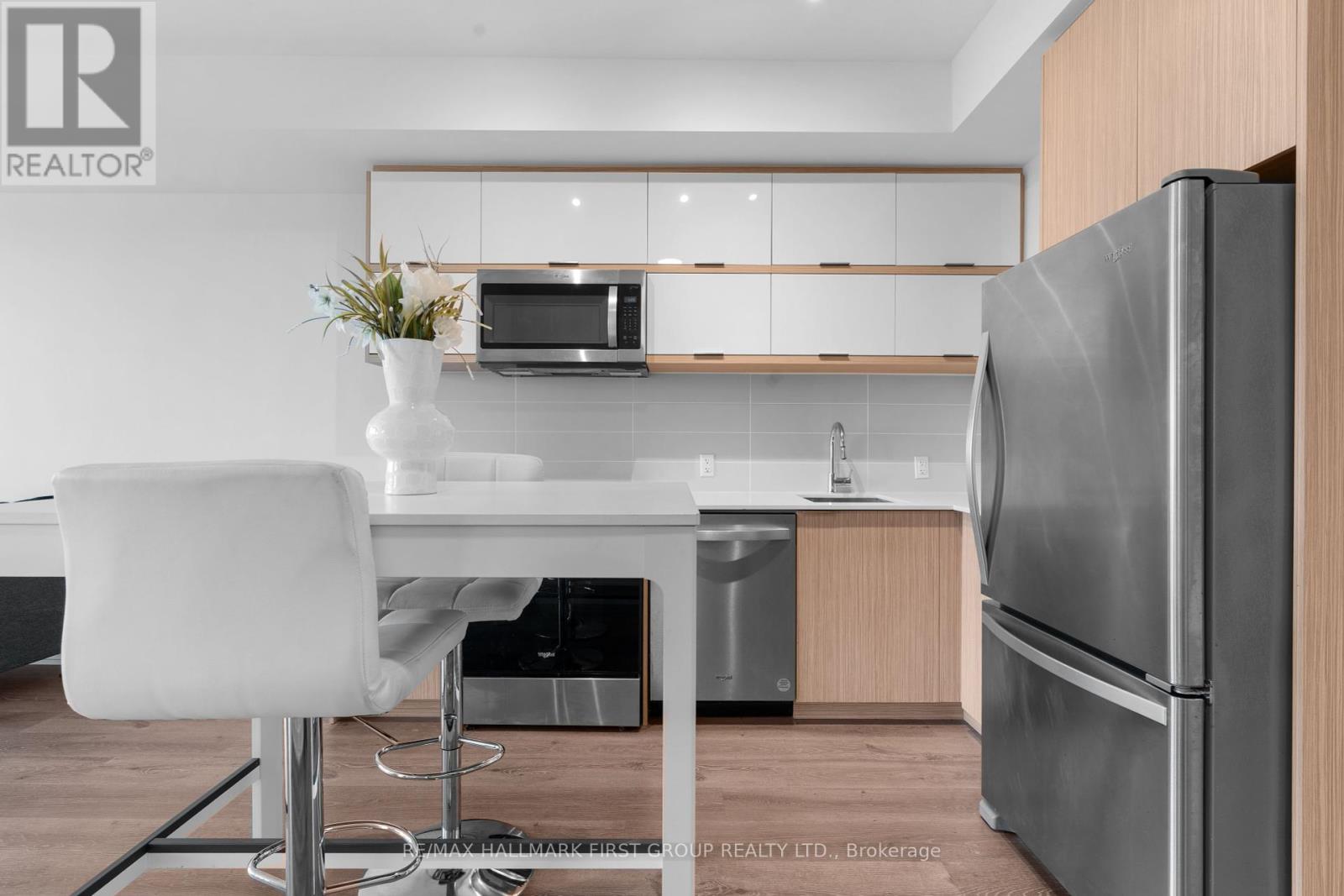 Photo 6 of 1101 10 Deerlick Court, Toronto ON