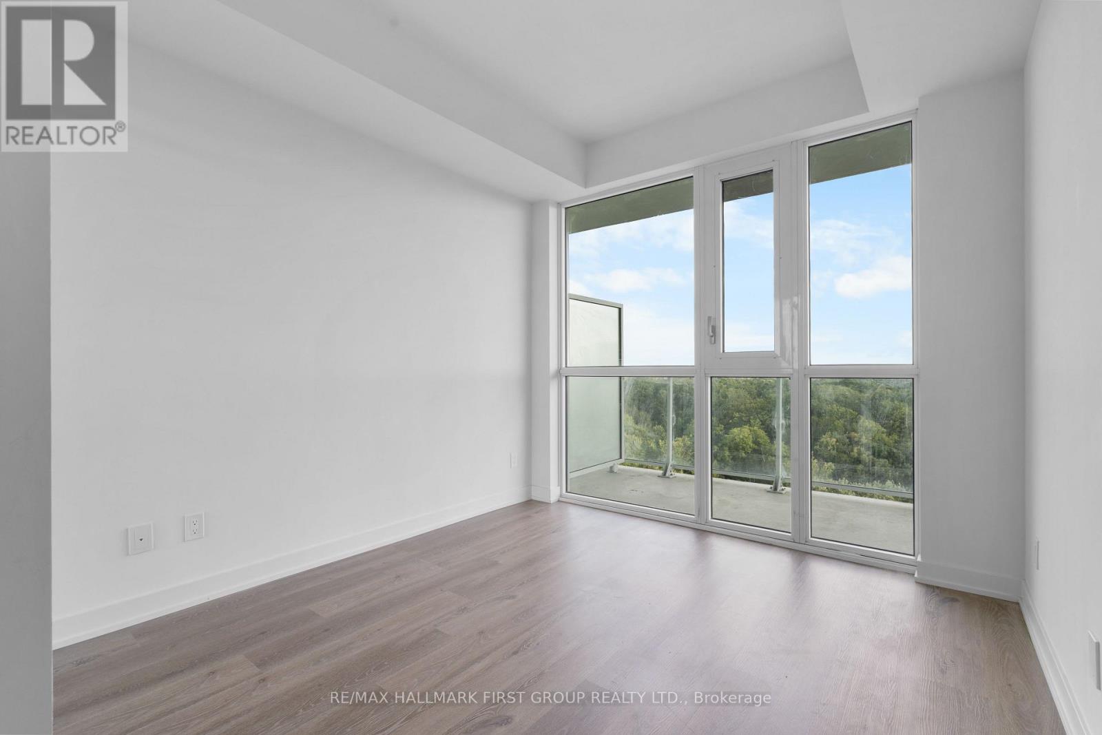 Photo 8 of 1101 10 Deerlick Court, Toronto ON