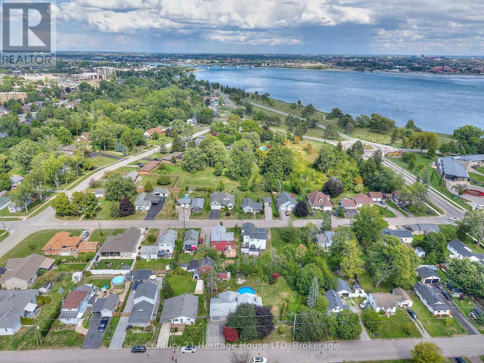 Photo 48 of 15 Malkin Avenue, Fort Erie ON