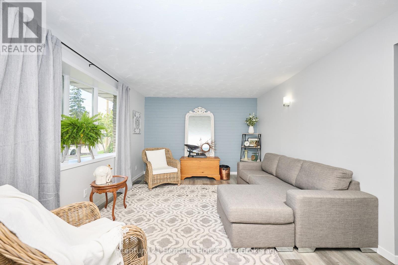 Photo 8 of 15 Malkin Avenue, Fort Erie ON