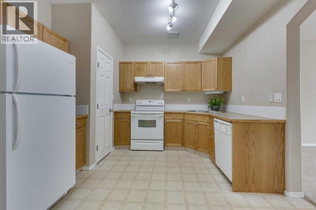 Photo 14 of 9 2 Hinshaw Drive, Sylvan Lake AB