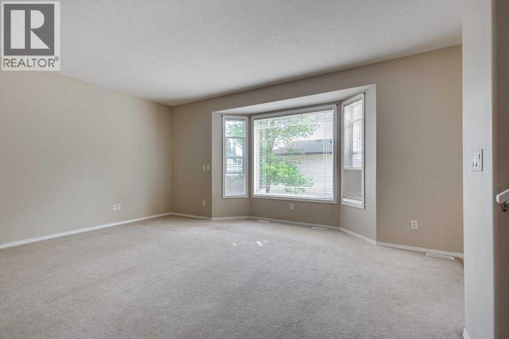Photo 11 of 9 2 Hinshaw Drive, Sylvan Lake AB