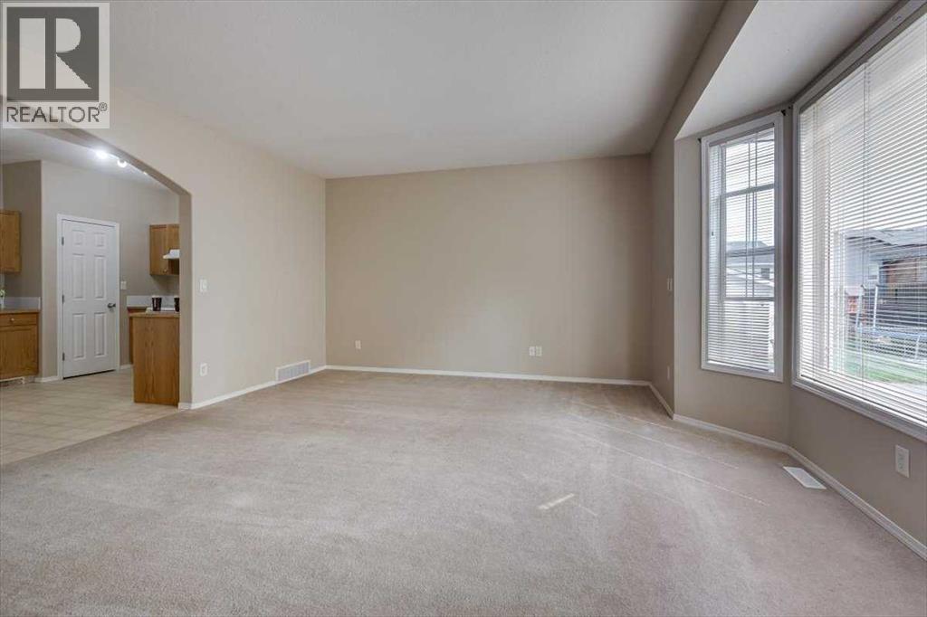 Photo 10 of 9 2 Hinshaw Drive, Sylvan Lake AB
