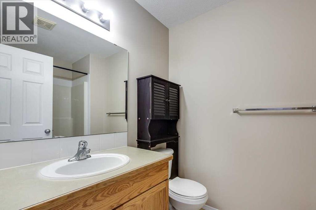 Photo 32 of 9 2 Hinshaw Drive, Sylvan Lake AB