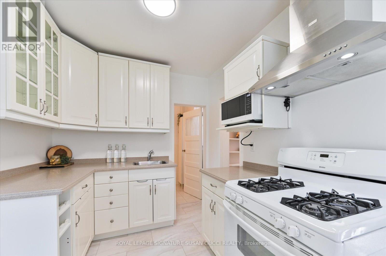 Photo 12 of 281 Westlake Avenue, Toronto ON