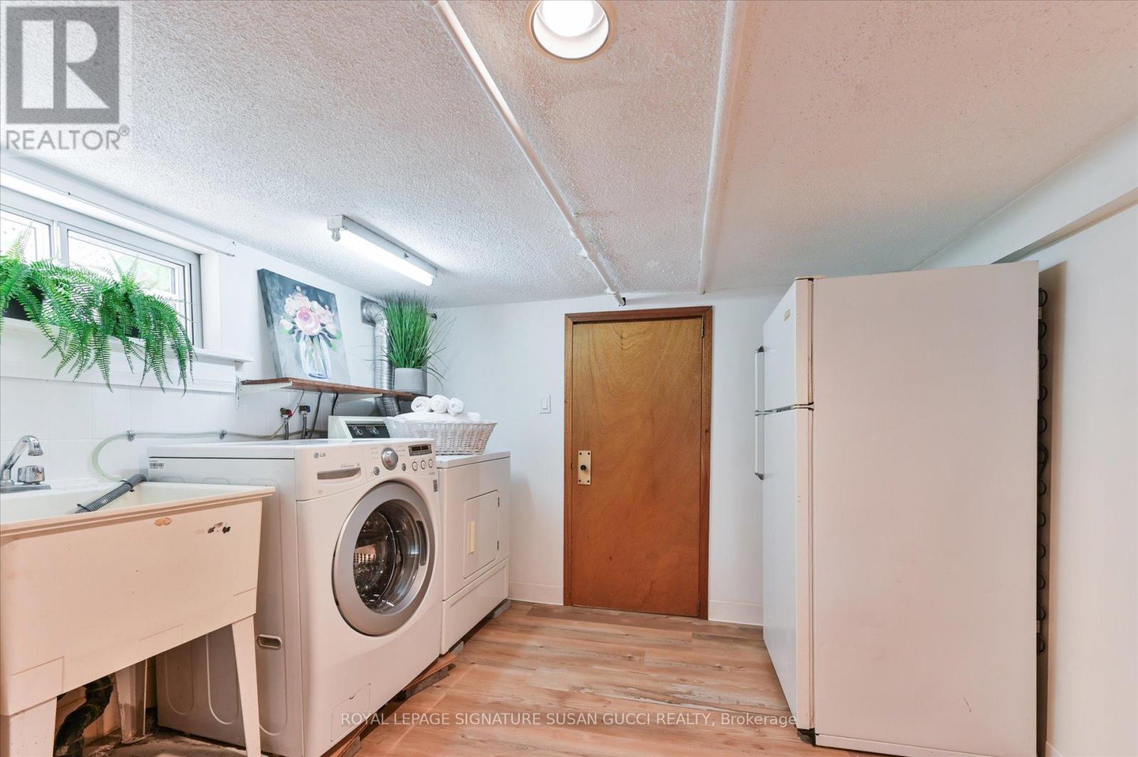 Photo 22 of 281 Westlake Avenue, Toronto ON
