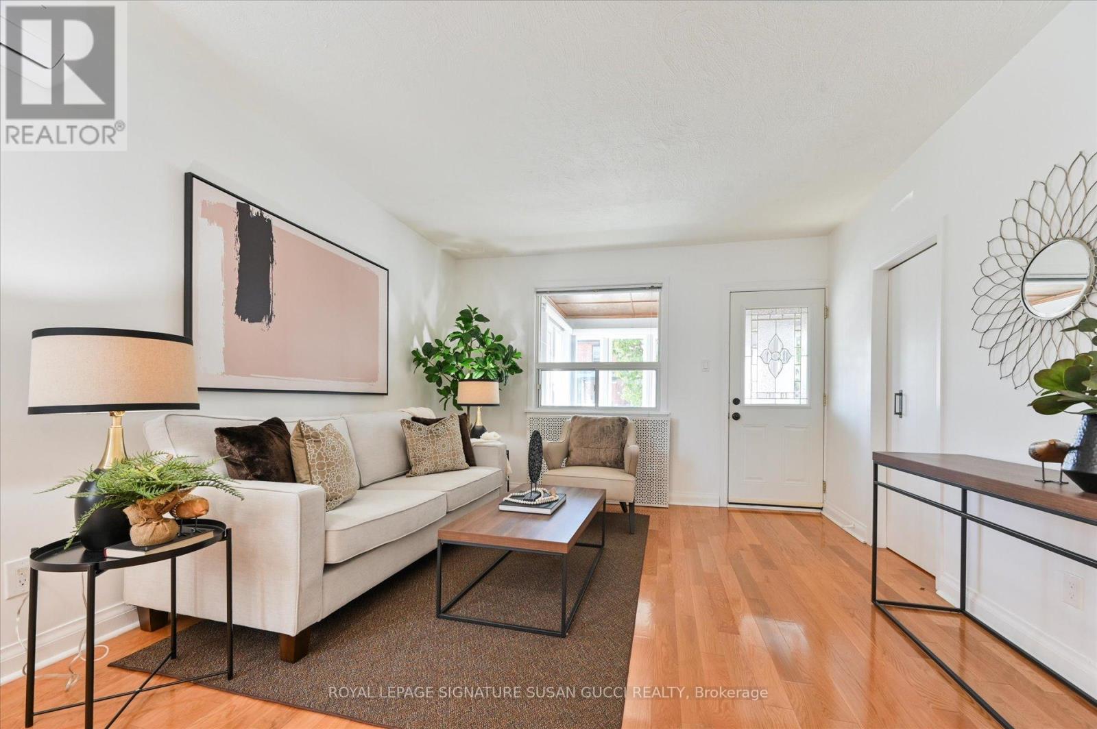 Photo 7 of 281 Westlake Avenue, Toronto ON