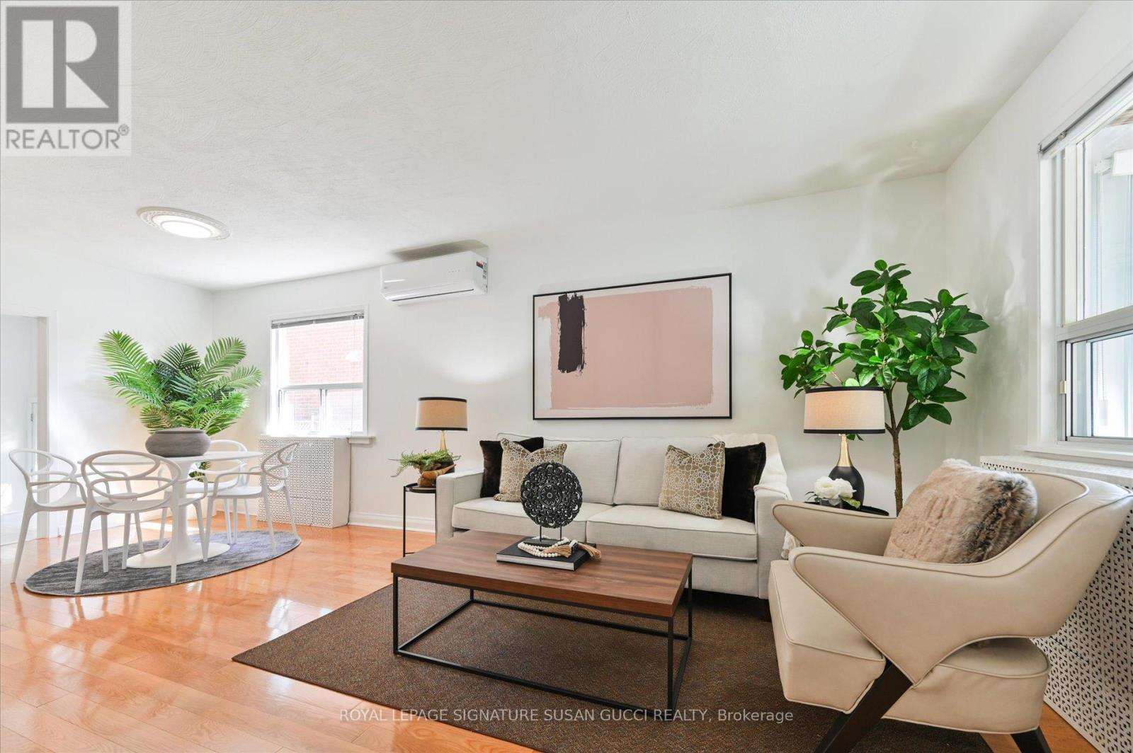 Photo 8 of 281 Westlake Avenue, Toronto ON