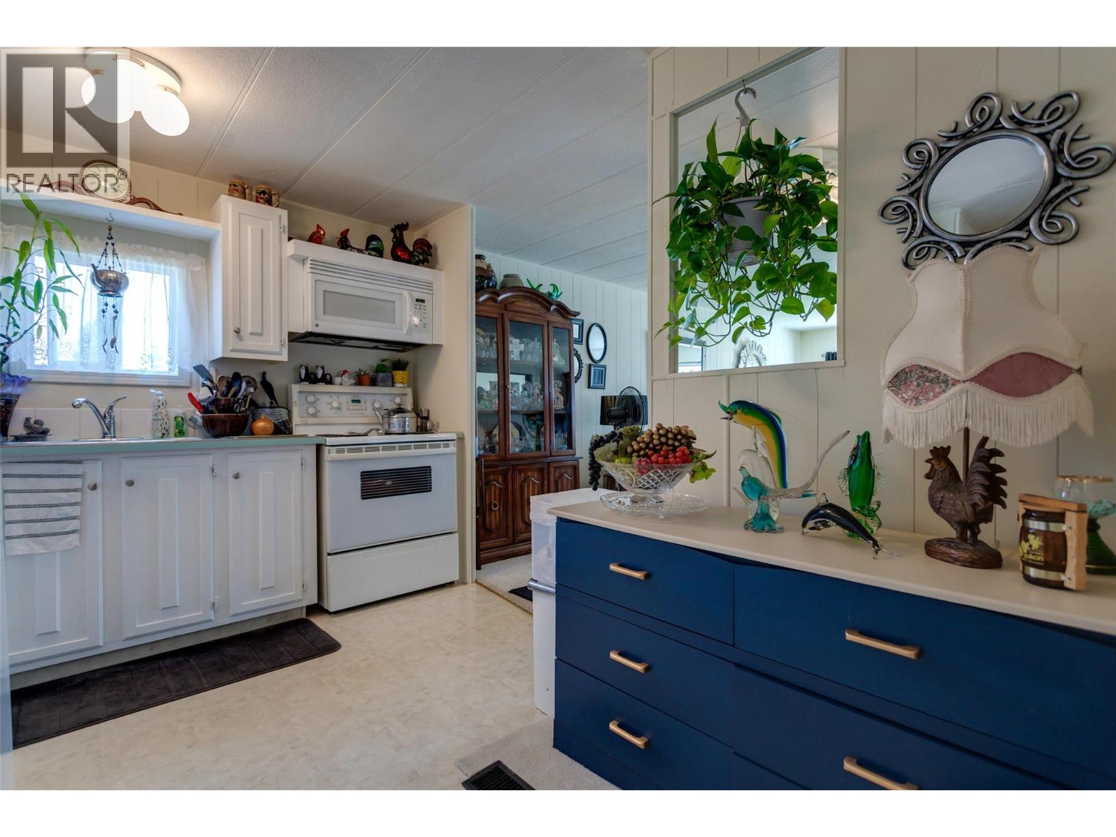 13 6711 97 Highway, Peachland