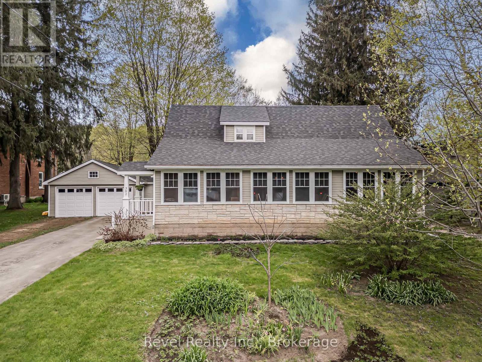 Photo 1 of 382 2nd Avenue Se, Georgian Bluffs ON