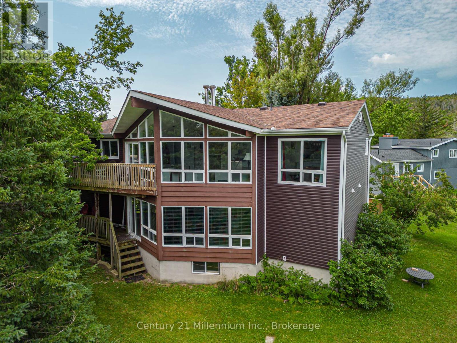 Photo 1 of 127 Scandia Lane, Blue Mountains ON