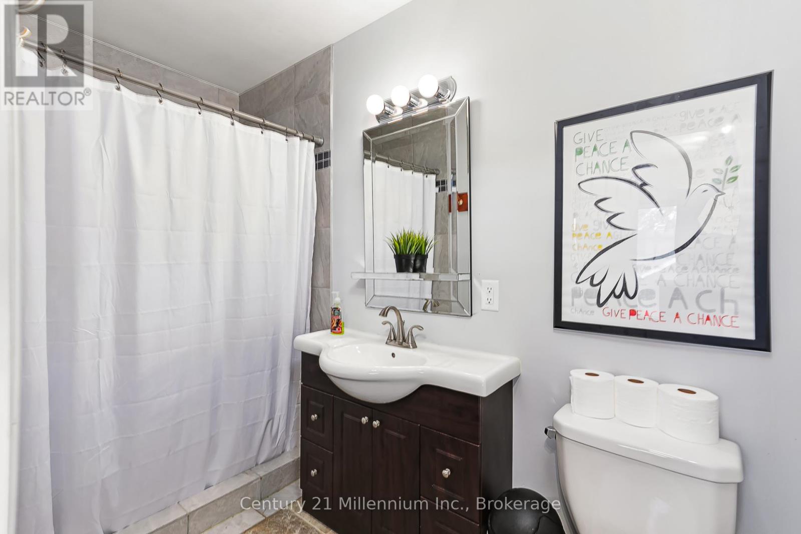 Photo 11 of 127 Scandia Lane, Blue Mountains ON