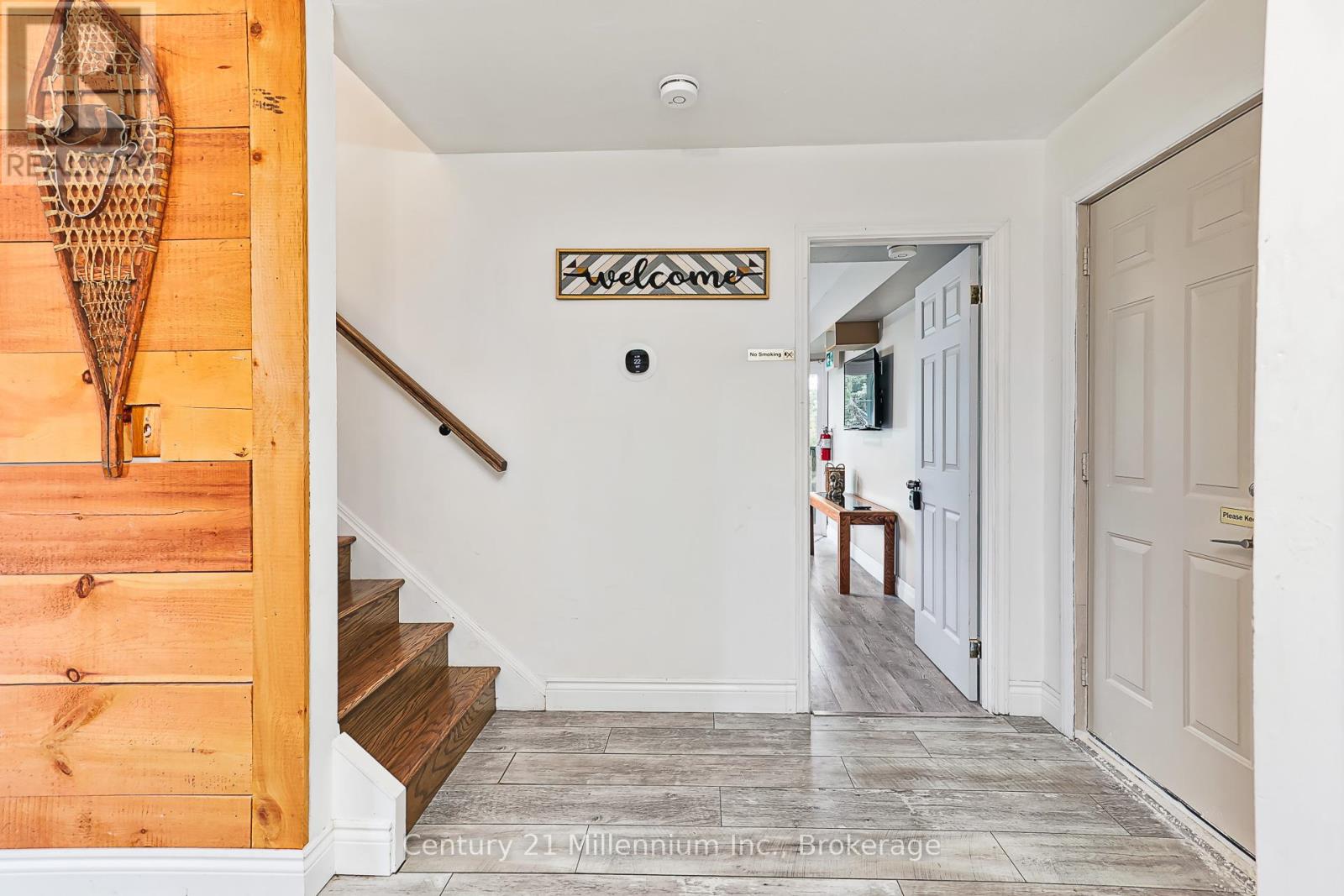 Photo 13 of 127 Scandia Lane, Blue Mountains ON