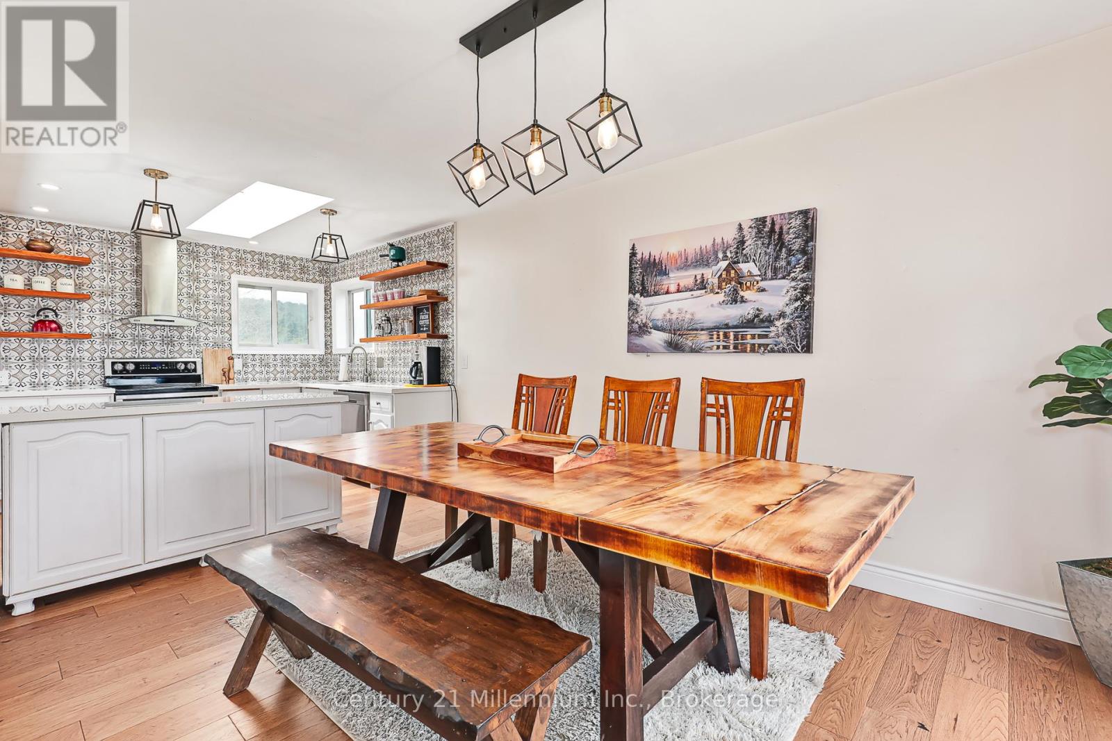 Photo 24 of 127 Scandia Lane, Blue Mountains ON