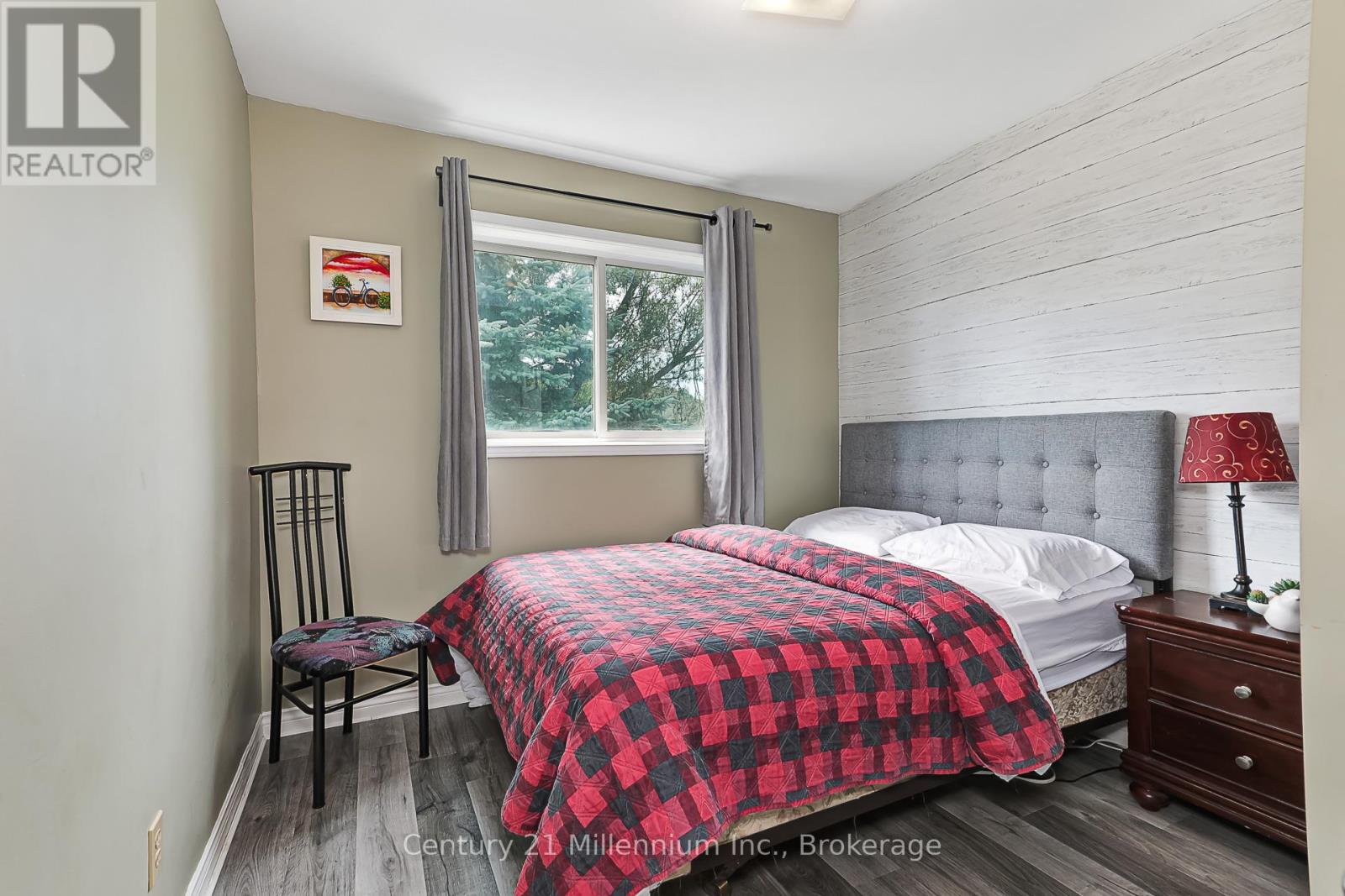 Photo 32 of 127 Scandia Lane, Blue Mountains ON
