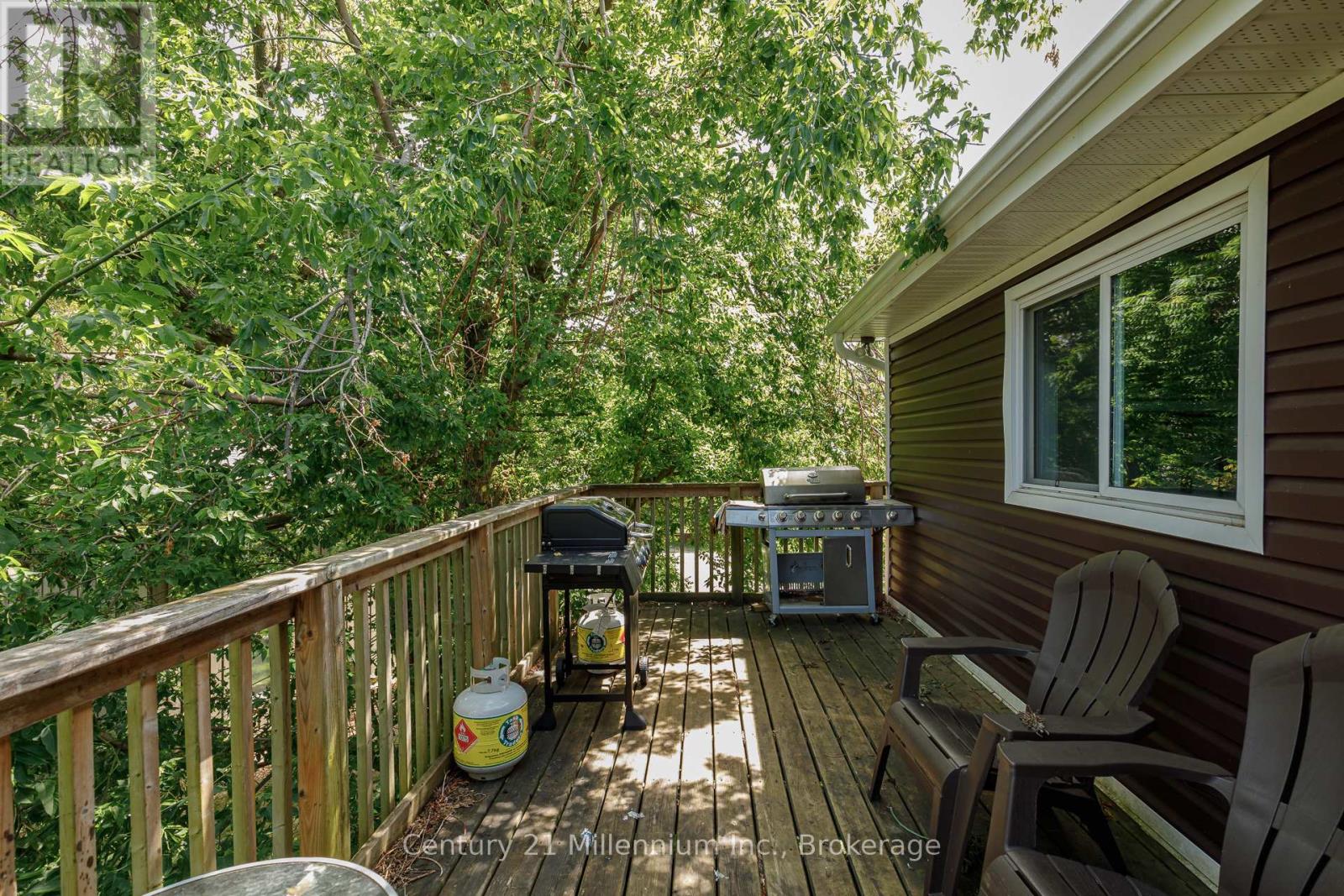 Photo 37 of 127 Scandia Lane, Blue Mountains ON