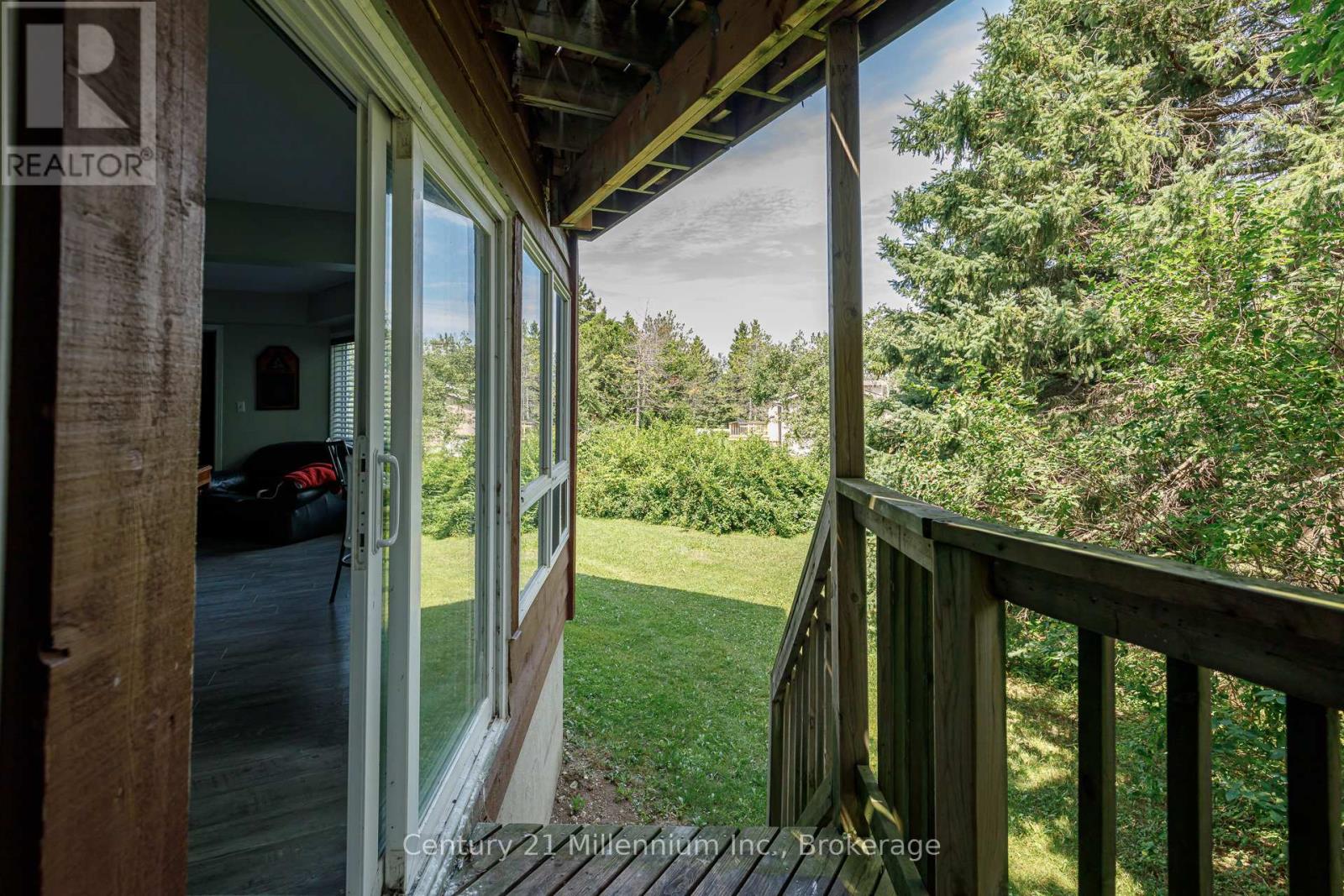 Photo 39 of 127 Scandia Lane, Blue Mountains ON