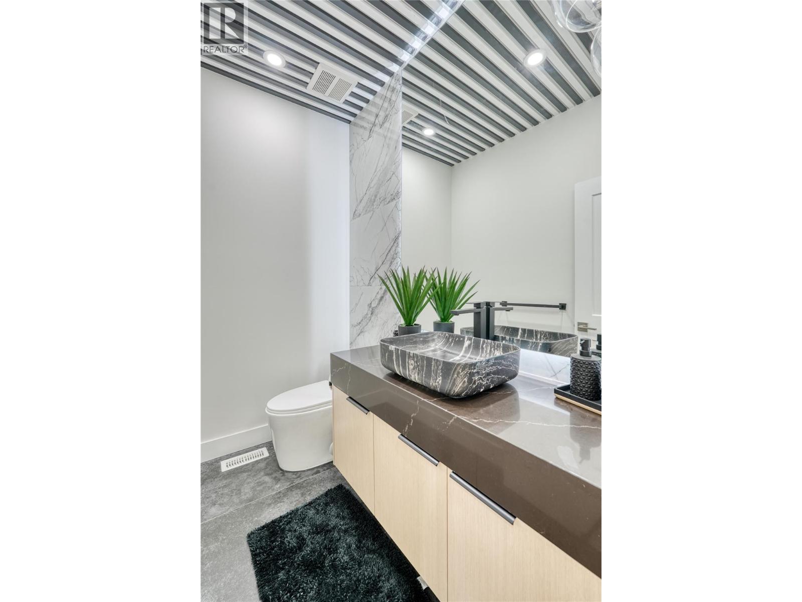  1047 Oak Barrel Place, West Kelowna