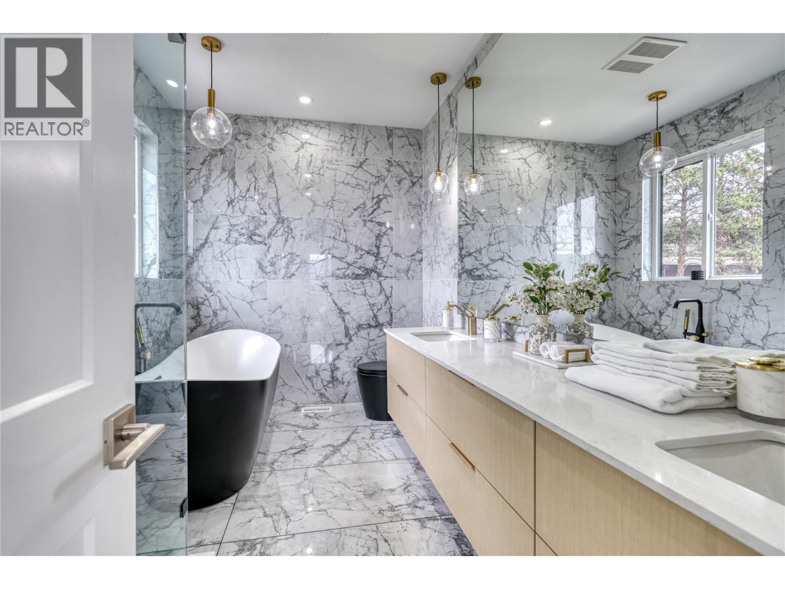  1047 Oak Barrel Place, West Kelowna