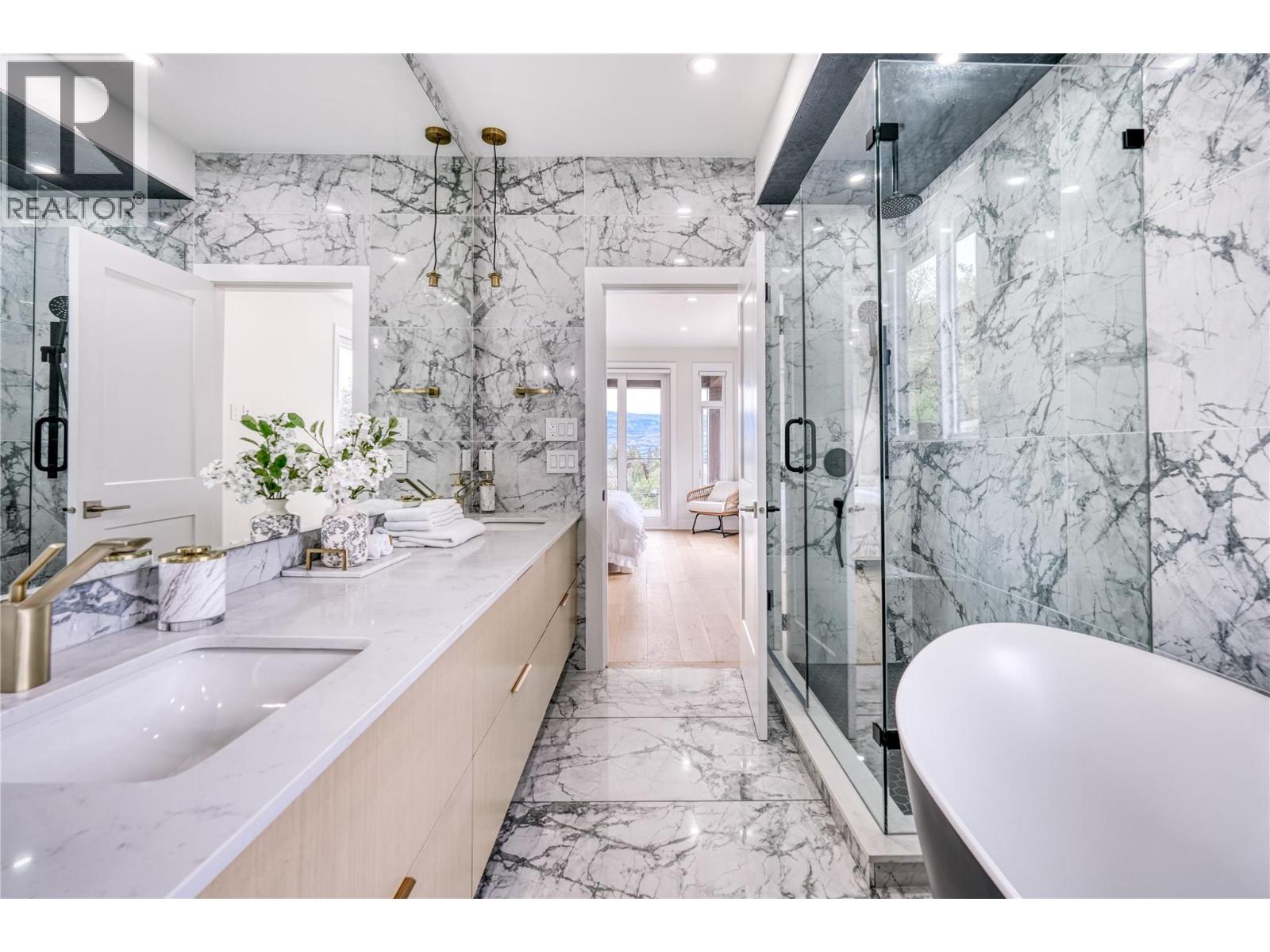  1047 Oak Barrel Place, West Kelowna