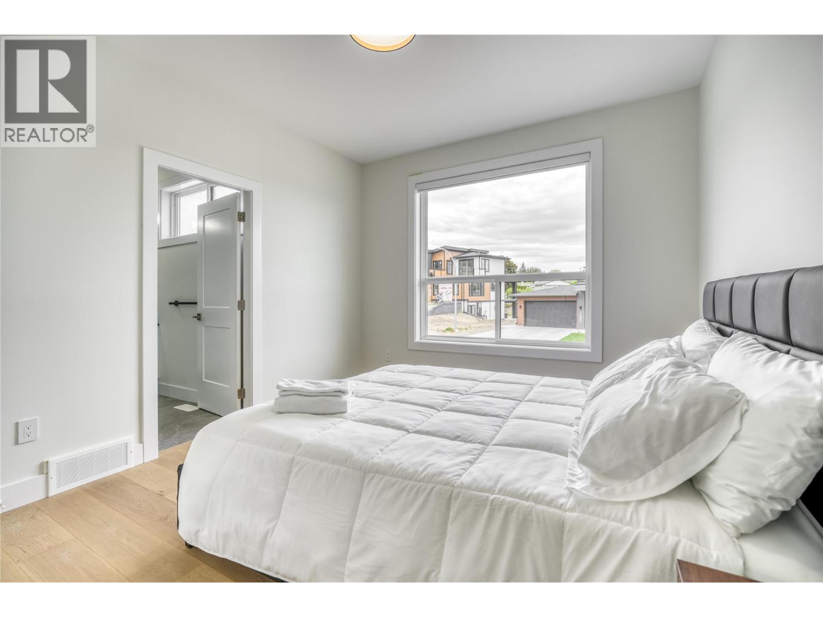  1047 Oak Barrel Place, West Kelowna