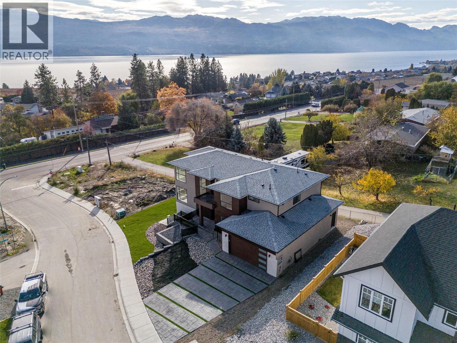  1047 Oak Barrel Place, West Kelowna