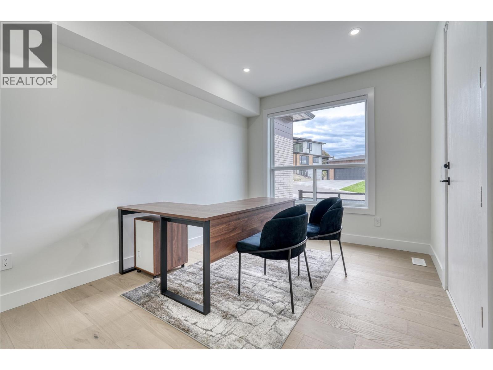  1047 Oak Barrel Place, West Kelowna