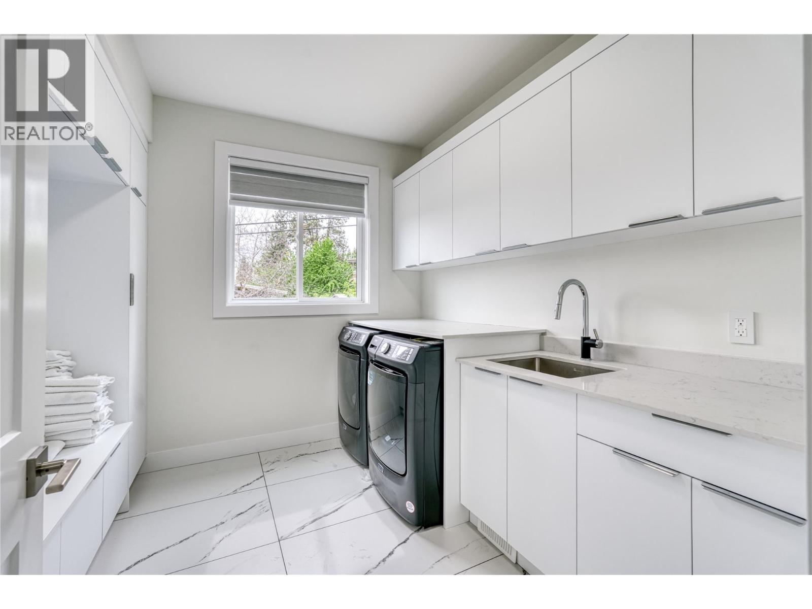  1047 Oak Barrel Place, West Kelowna