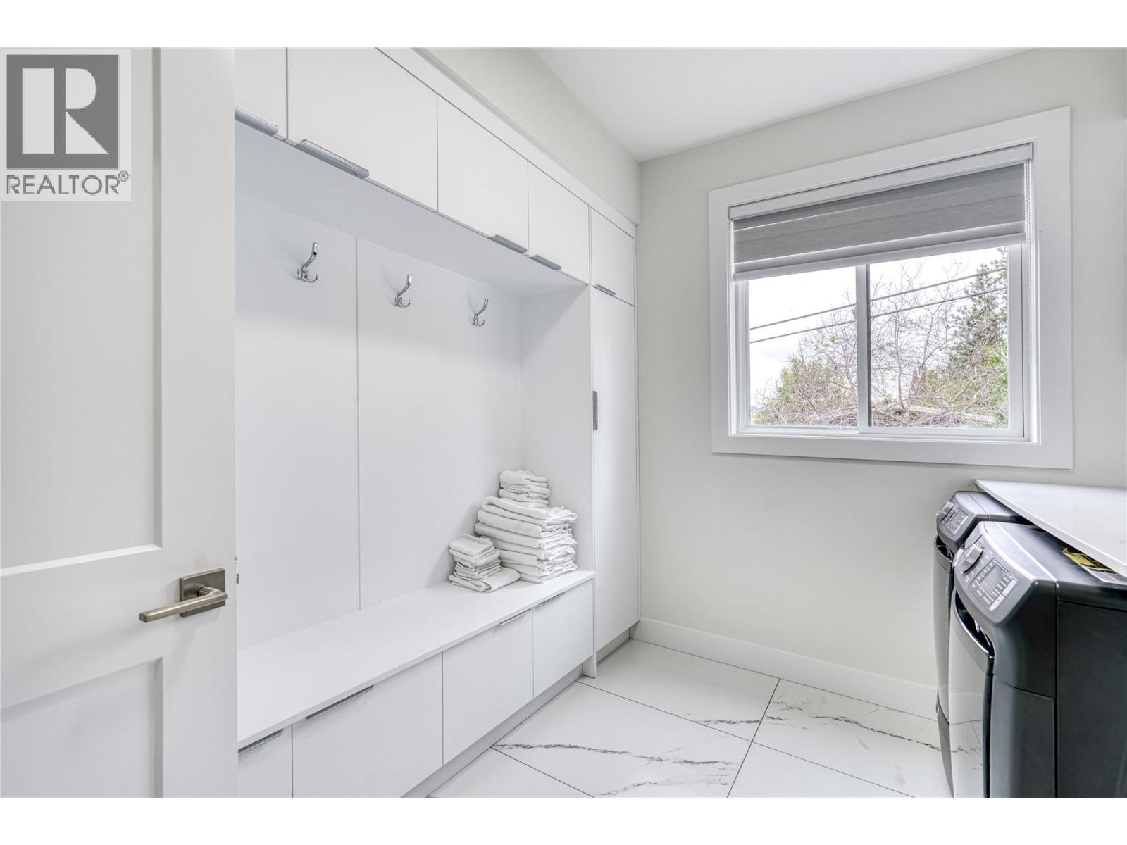 1047 Oak Barrel Place, West Kelowna