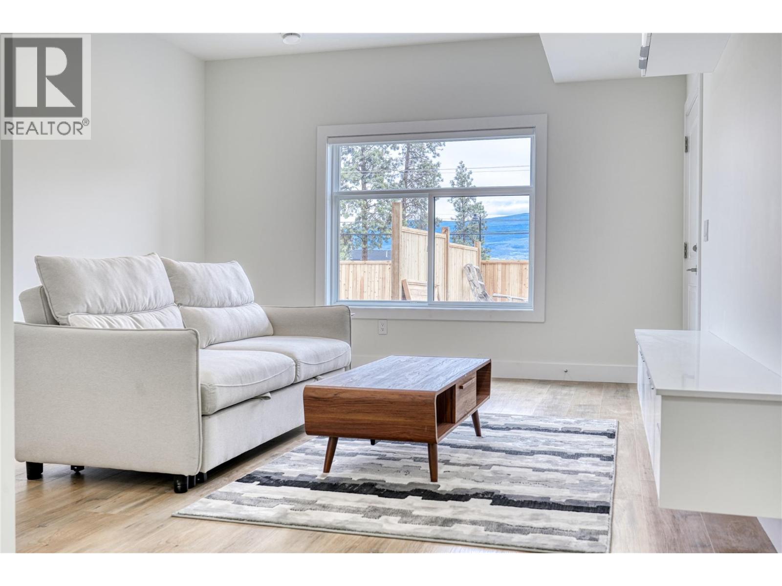  1047 Oak Barrel Place, West Kelowna