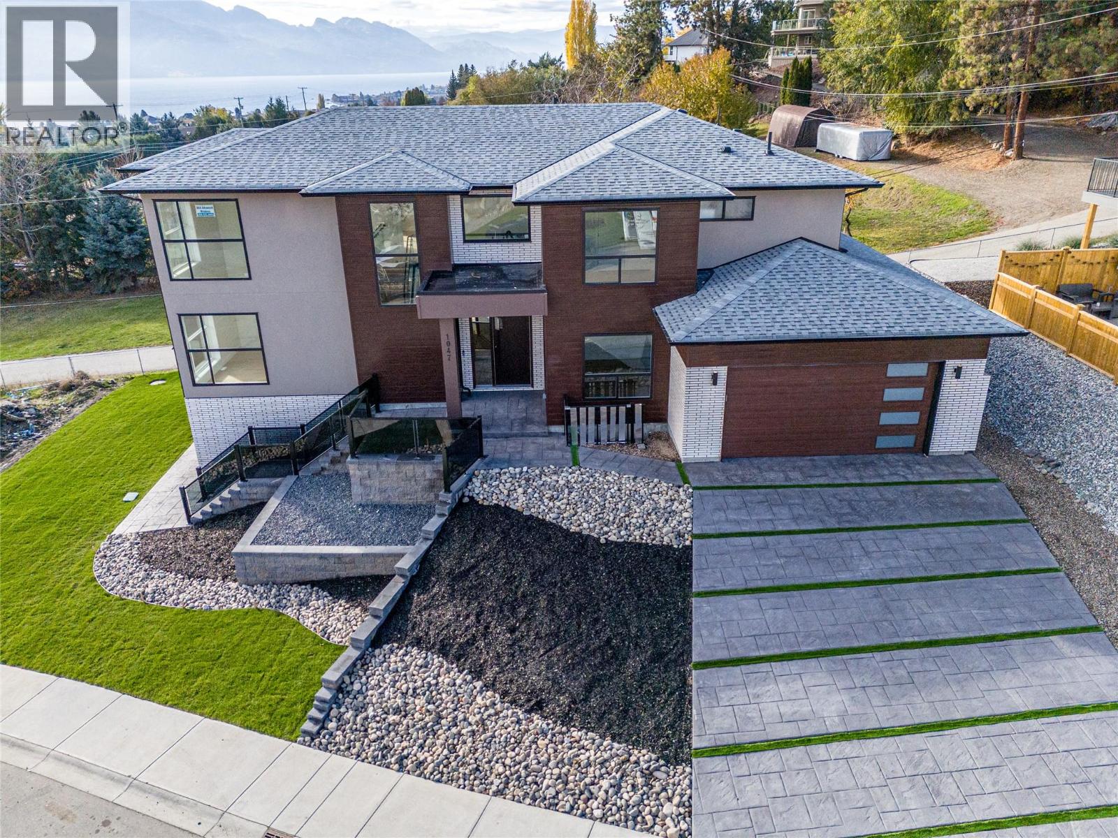  1047 Oak Barrel Place, West Kelowna