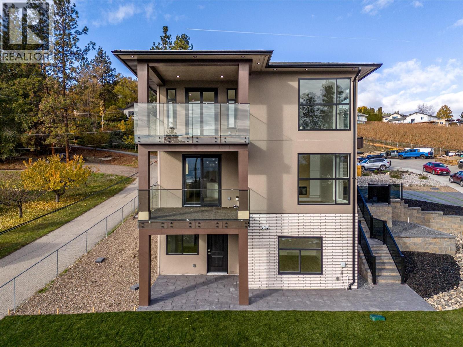  1047 Oak Barrel Place, West Kelowna