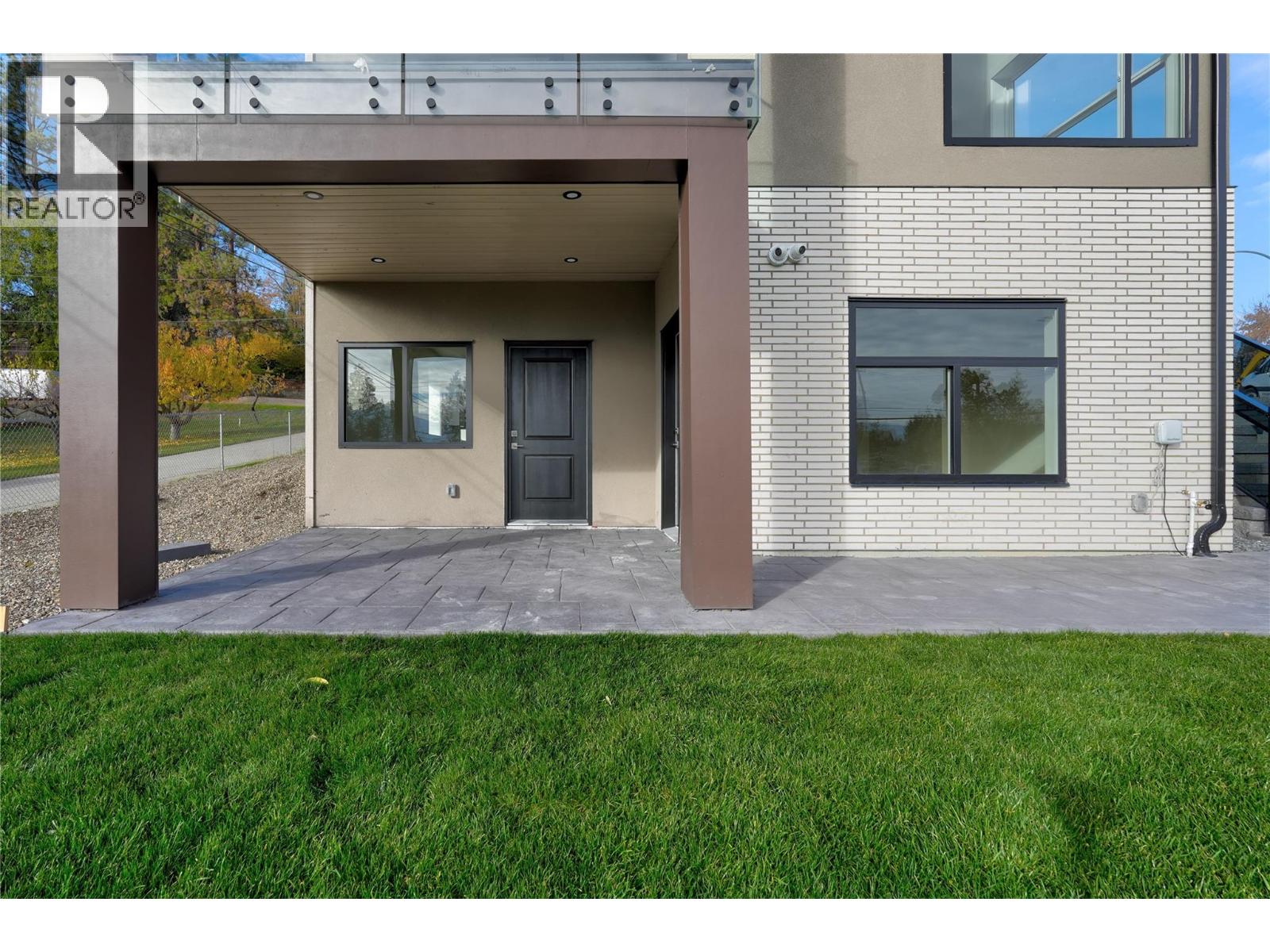  1047 Oak Barrel Place, West Kelowna