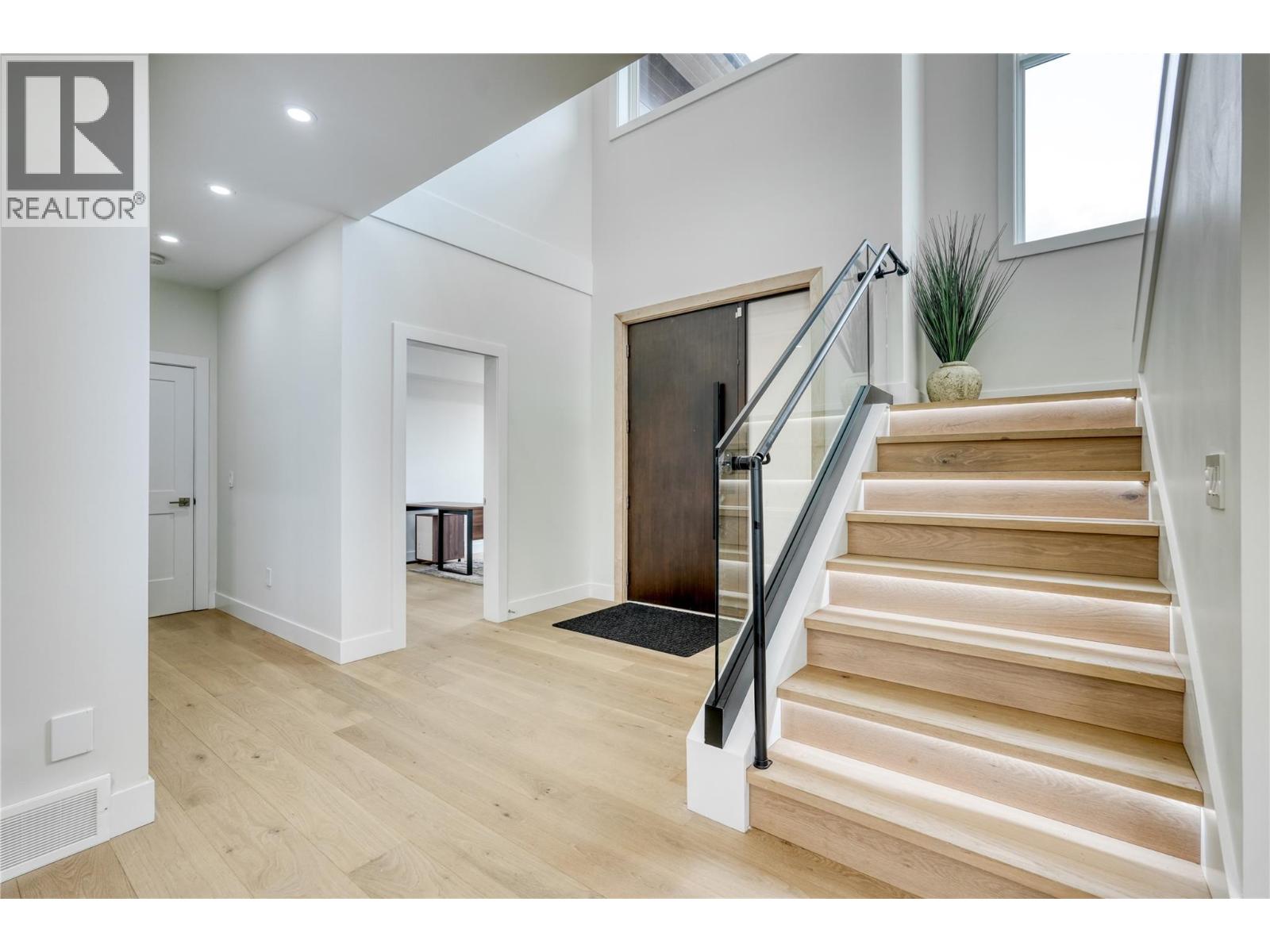  1047 Oak Barrel Place, West Kelowna