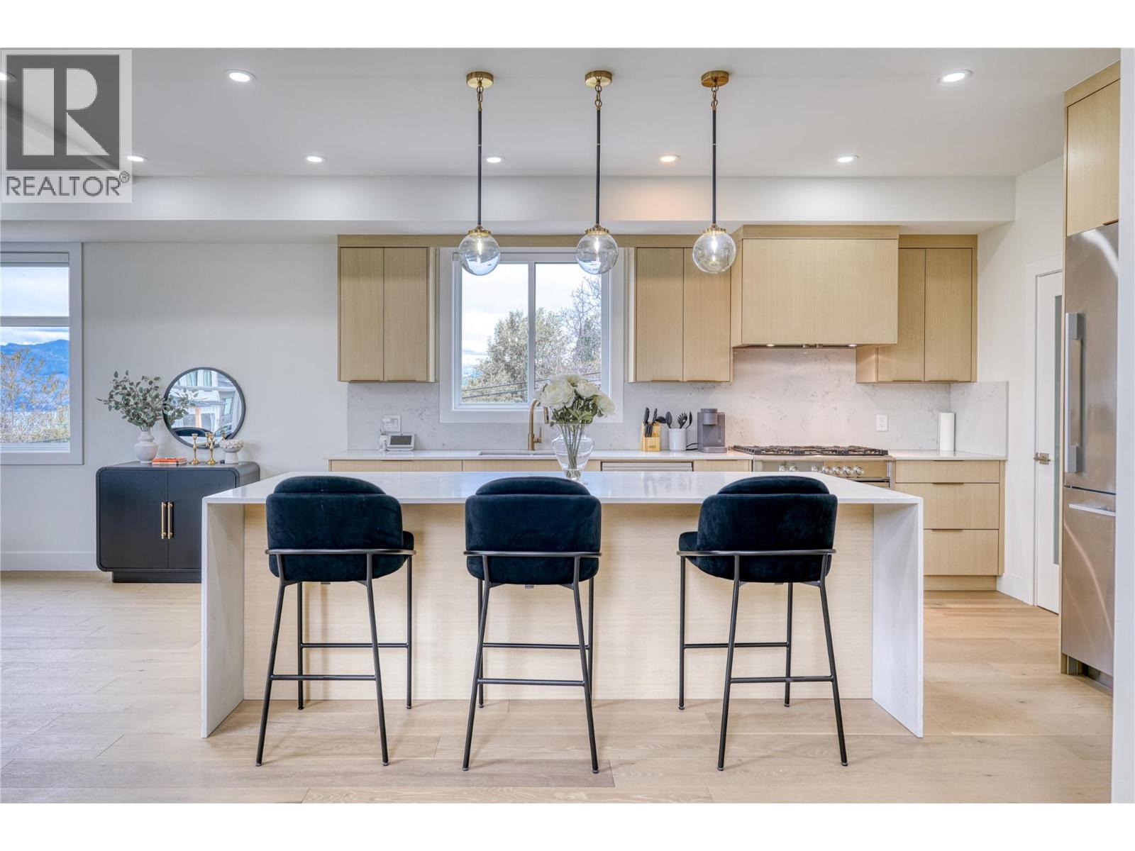  1047 Oak Barrel Place, West Kelowna