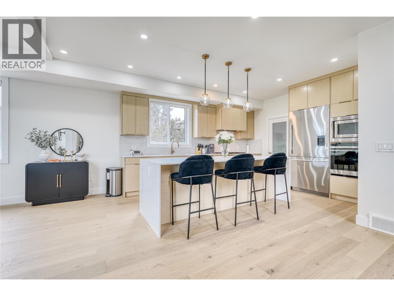  1047 Oak Barrel Place, West Kelowna