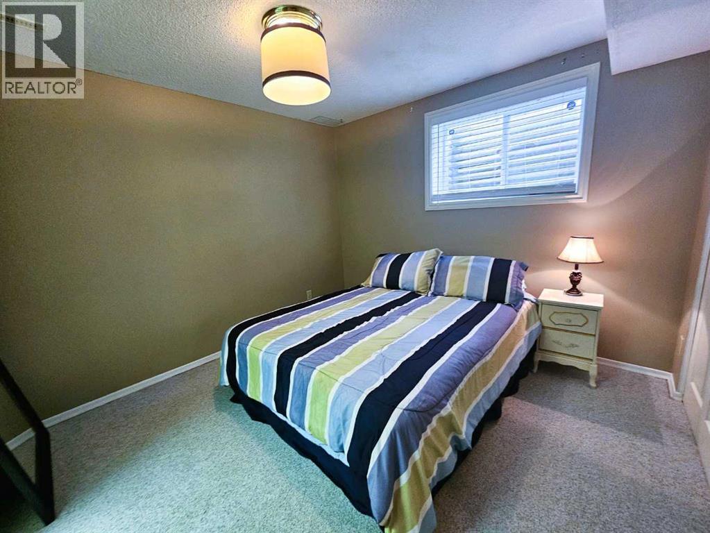 Photo 20 of 55 Elwell Close, Red Deer AB