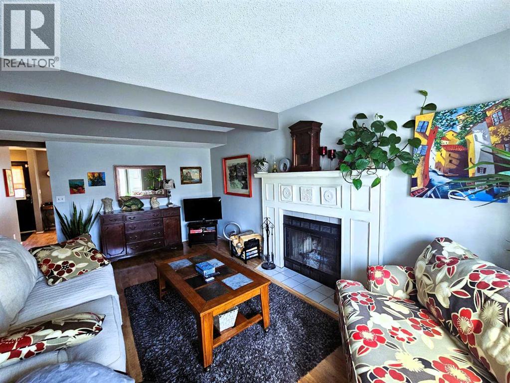 Photo 9 of 55 Elwell Close, Red Deer AB
