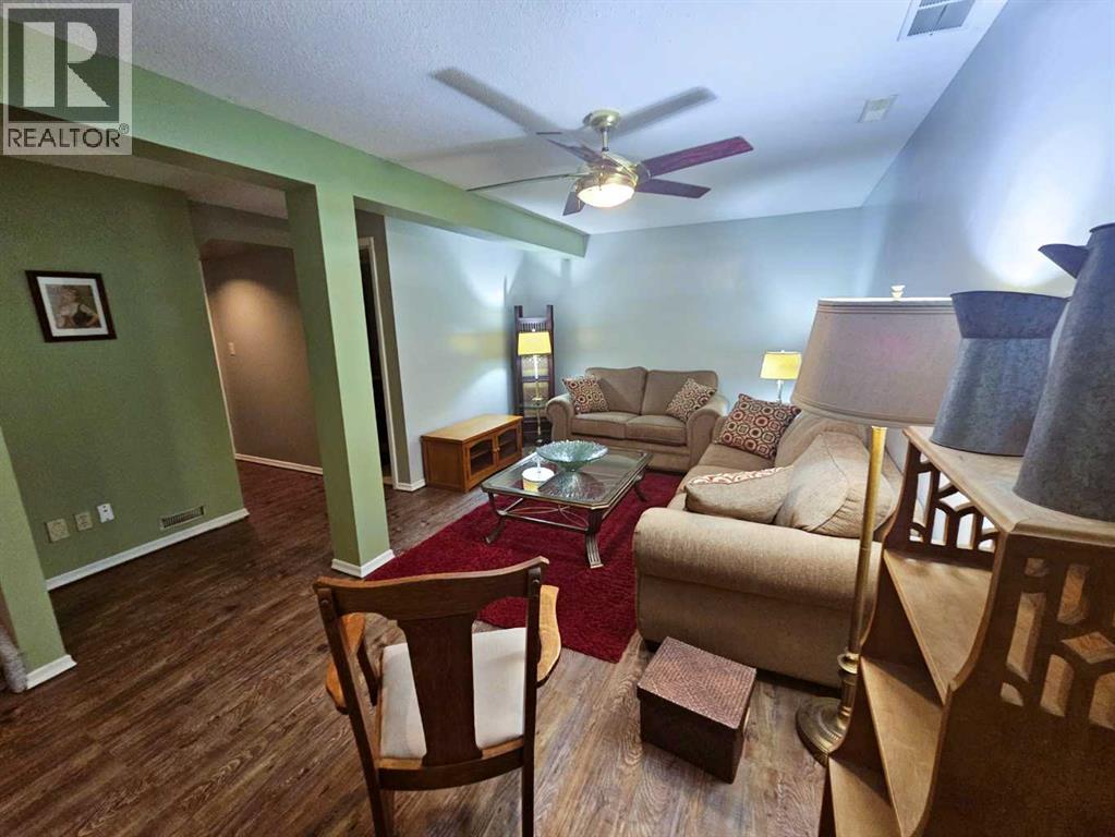 Photo 22 of 55 Elwell Close, Red Deer AB