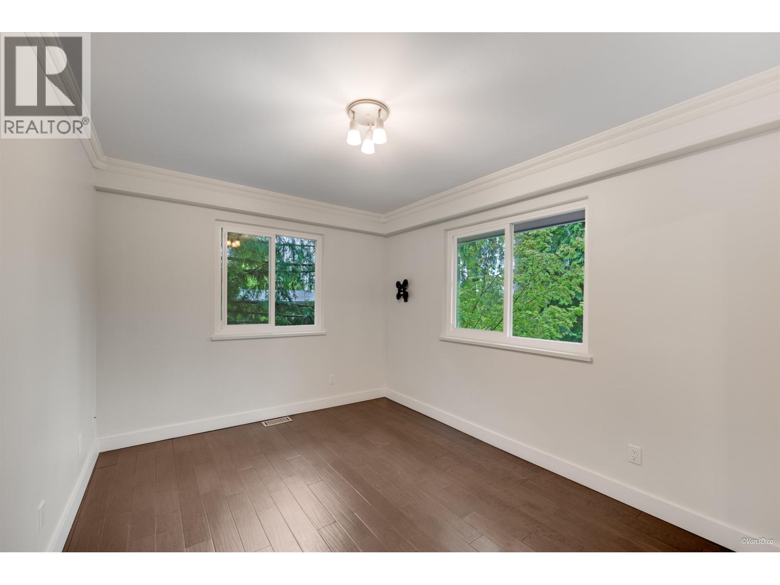 271 MONTROYAL BOULEVARD, North Vancouver