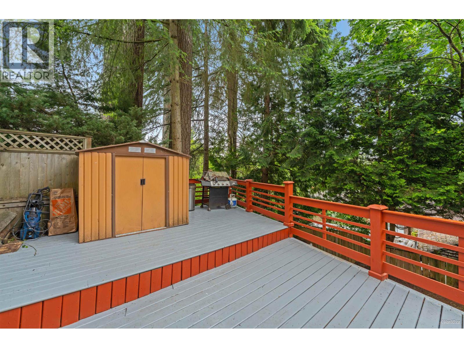 271 MONTROYAL BOULEVARD, North Vancouver