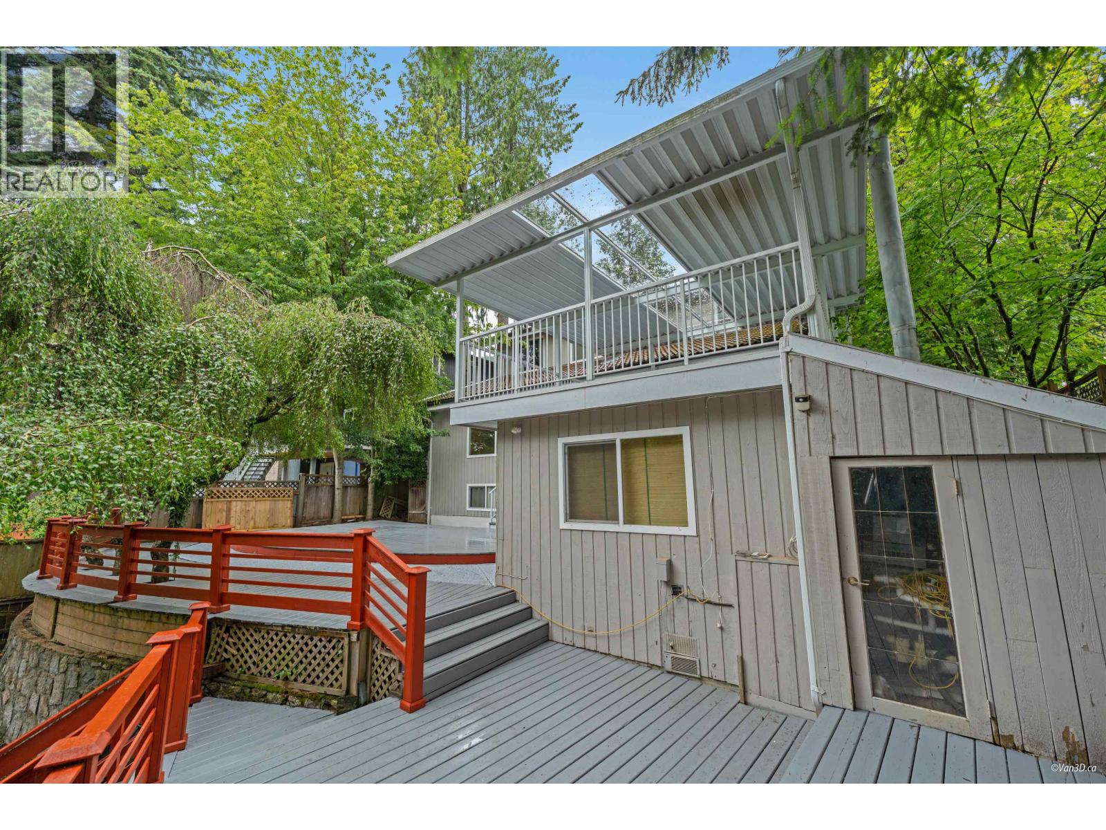 271 MONTROYAL BOULEVARD, North Vancouver