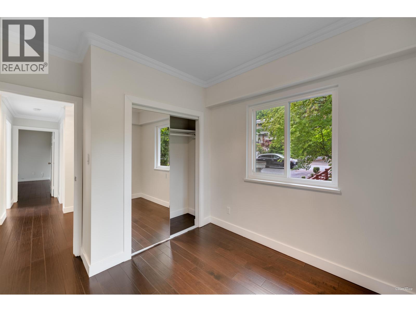 271 MONTROYAL BOULEVARD, North Vancouver