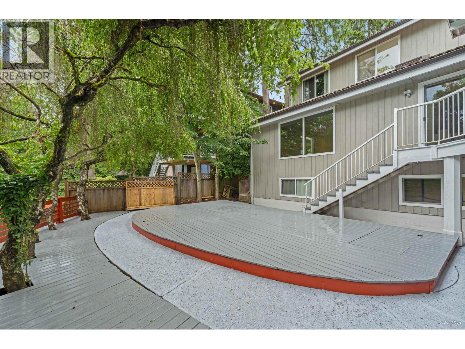 271 MONTROYAL BOULEVARD, North Vancouver
